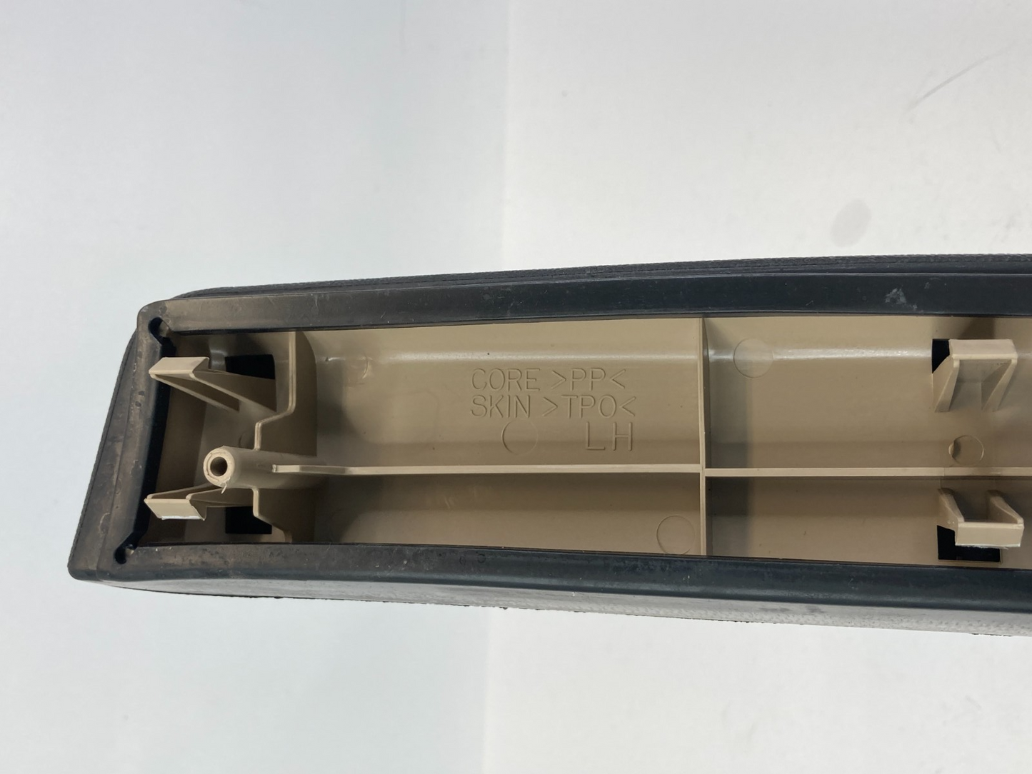 2006 2007 Pontiac Torrent Rear Left Inner Door Panel Armrest Arm Rest RR LH OEM