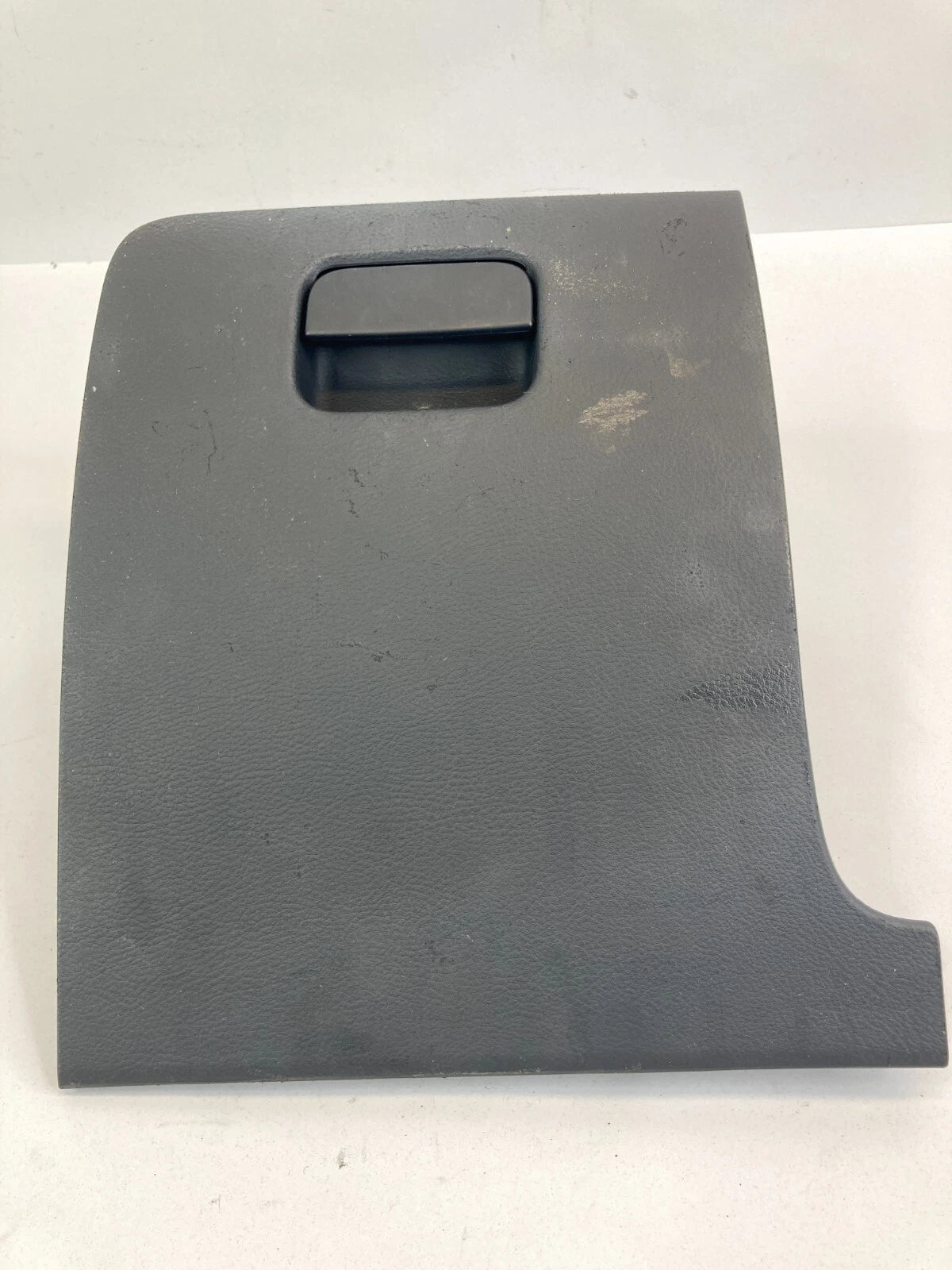 06-10 VOLKSWAGEN PASSAT DASH CENTER LOWER PANEL STORAGE COMPARTMENT 3C1-857-921