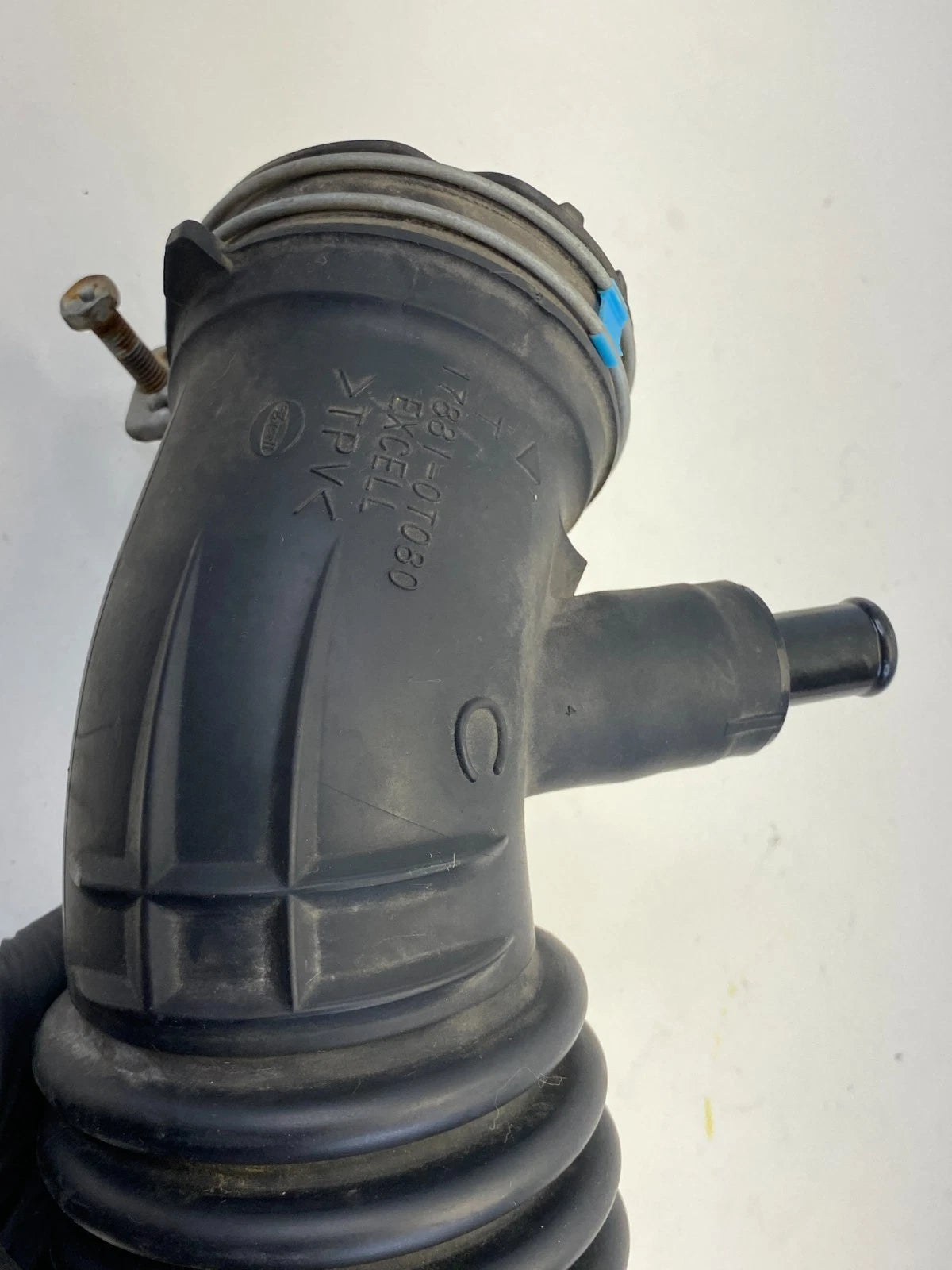 2014-2019 TOYOTA COROLLA ENGINE AIR CLEANER INTAKE HOSE DUCT TUBE 178810T080 OEM