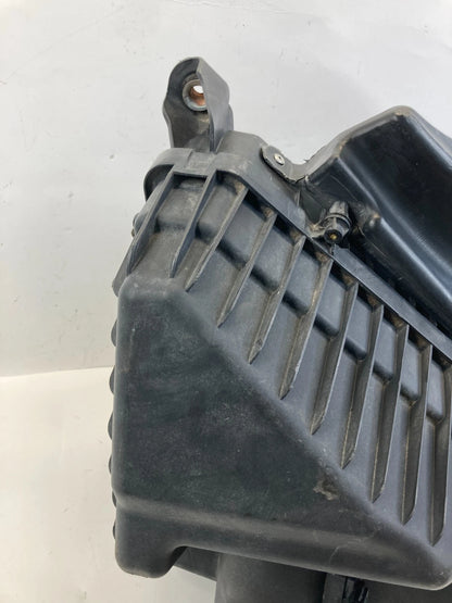 2012-2017 Chevrolet Traverse 3.6L A/T Air Intake Cleaner Box Assembly OEM
