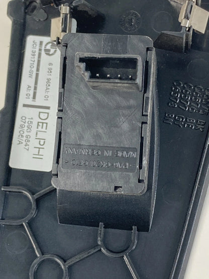 2006 2007 BMW 530XI REAR RIGHT DOOR POWER WINDOW SWITCH W BEZEL 6951965A OEM