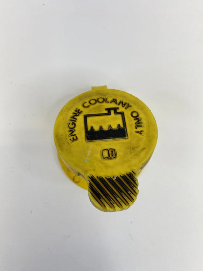 2005 06 2007 JEEP GRAND CHEROKEE ENGINE COOLANT RESERVOIR TANK CAP TOP COVER