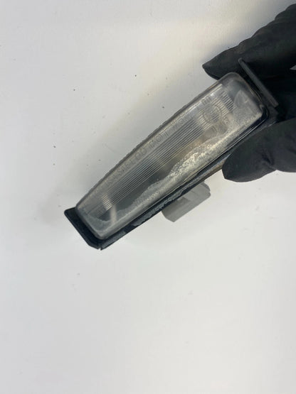 2002-2011 TOYOTA CAMRY TRINK LID LICENSE PLATE LIGHT LAMP ASSEMBLY OEM E13-0553