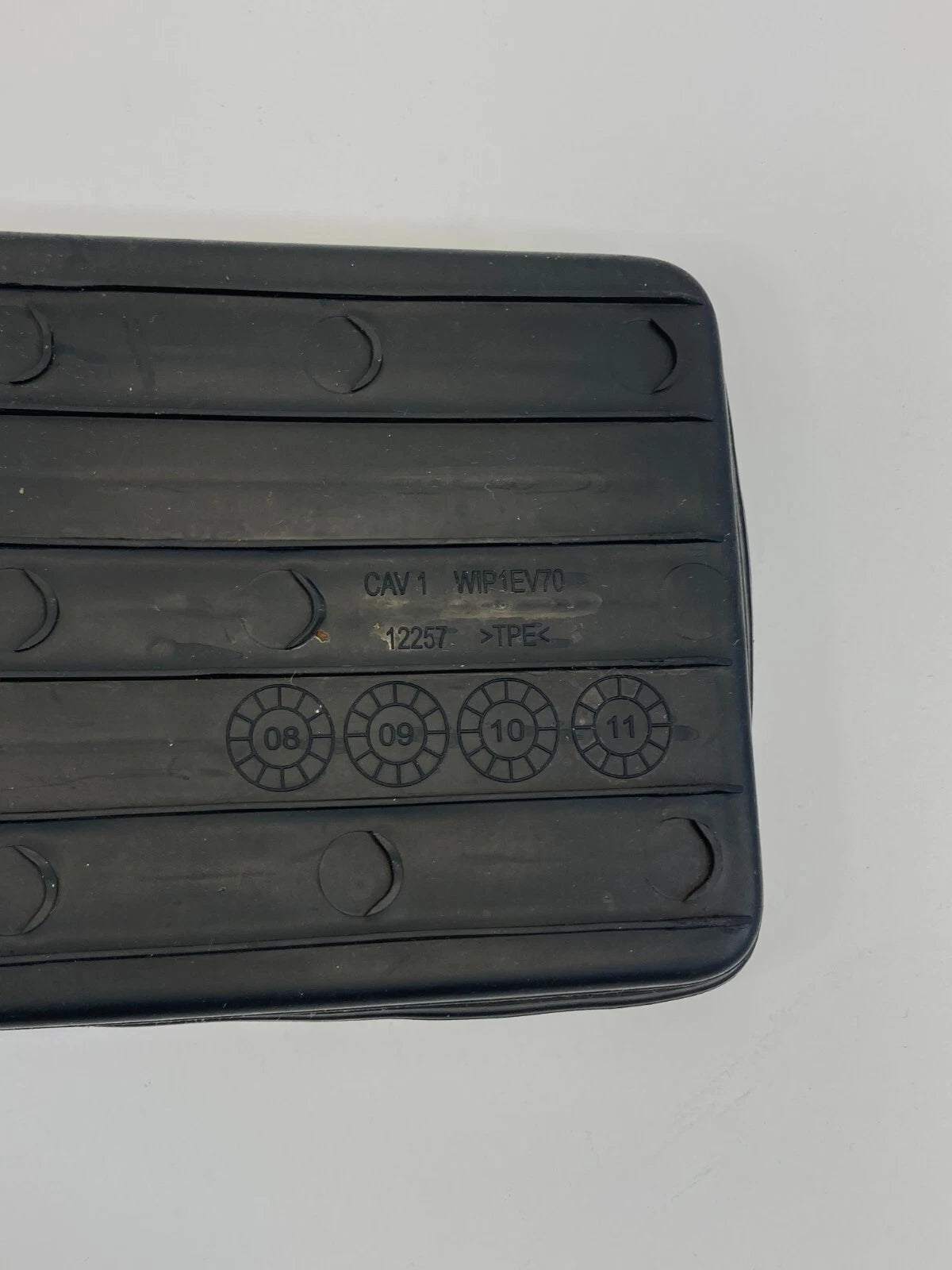 2009-2014 VOLKSWAGEN ROUTAN CENTER CONSOLE UPPER RUBBER MAT INSERT WIP1EV70 OEM
