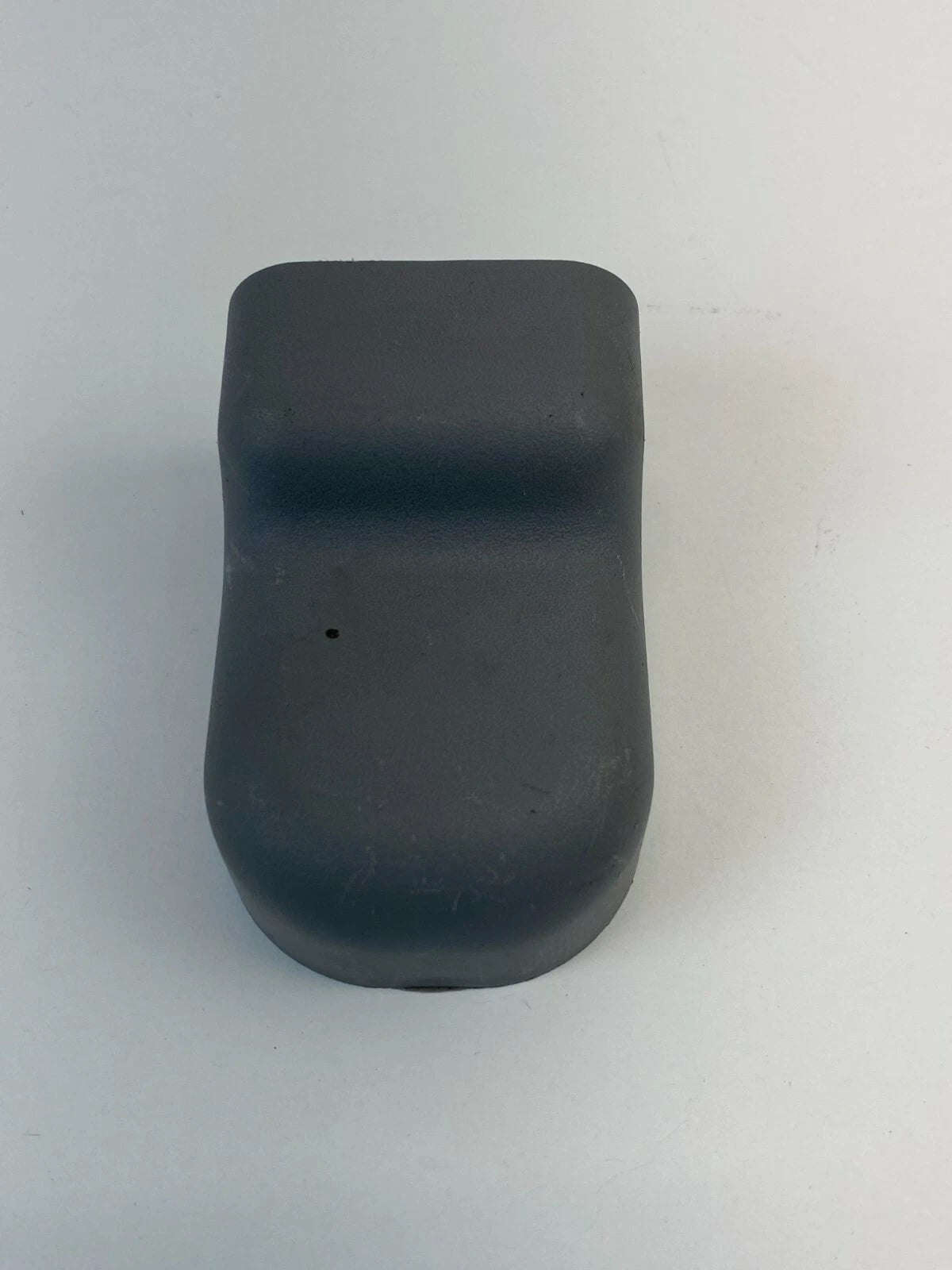 07 08 HYUNDAI ELANTRA SEDAN FRONT SEAT TRACK CAP COVER TRIM PANEL 88567-3K000