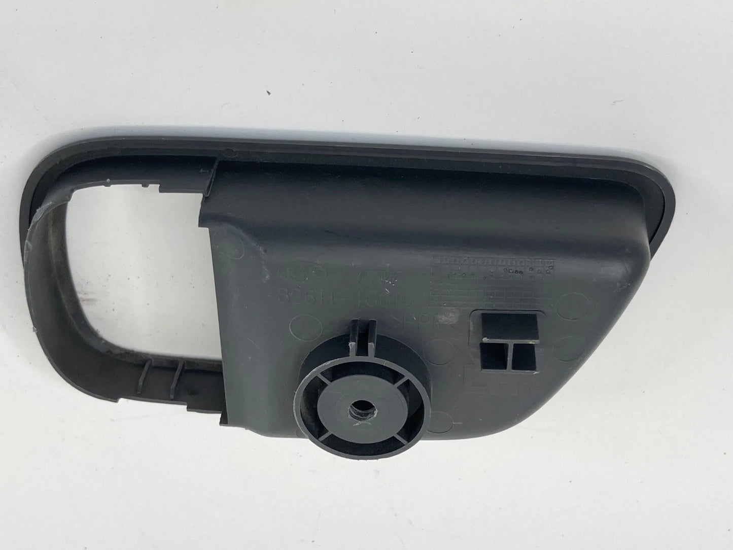 2009-2011 KIA RIO REAR LEFT SIDE INTERIOR DOOR HANDLE BEZEL TRIM 82611-1G010 OEM