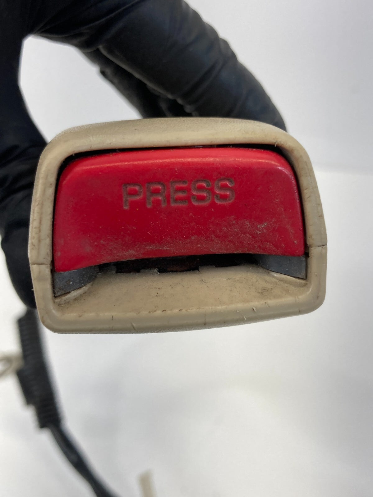 2001-2006 Lexus LS430 Front Left Driver Seat Belt Buckle E027603 OEM