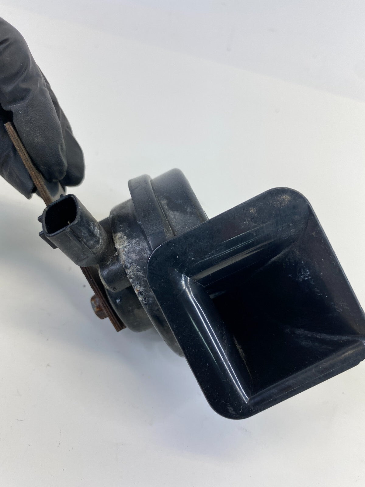 2013-2018 Hyundai Santa Fe Sport Low Horn Pitch Tone Note Alarm E428R-000073 OEM