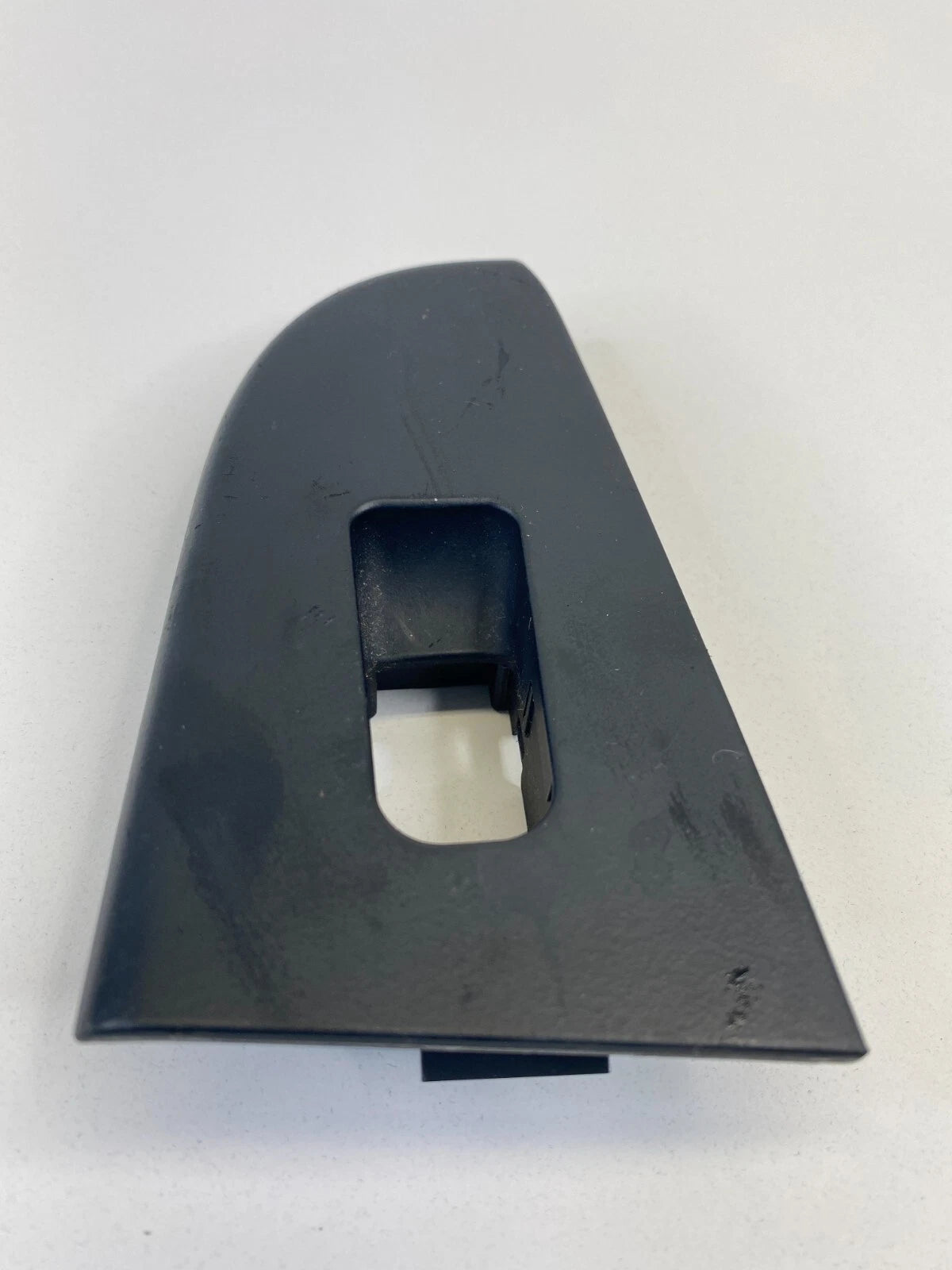 2007-2010 HYUNDAI ELANTRA REAR RIGHT WINDOW SWITCH BEZEL COVER TRIM 93580-2H100