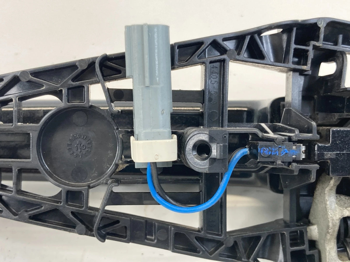 2010-2012 Buick LaCrosse Rear Left Side Exterior Door Handle 9400-2321 OEM