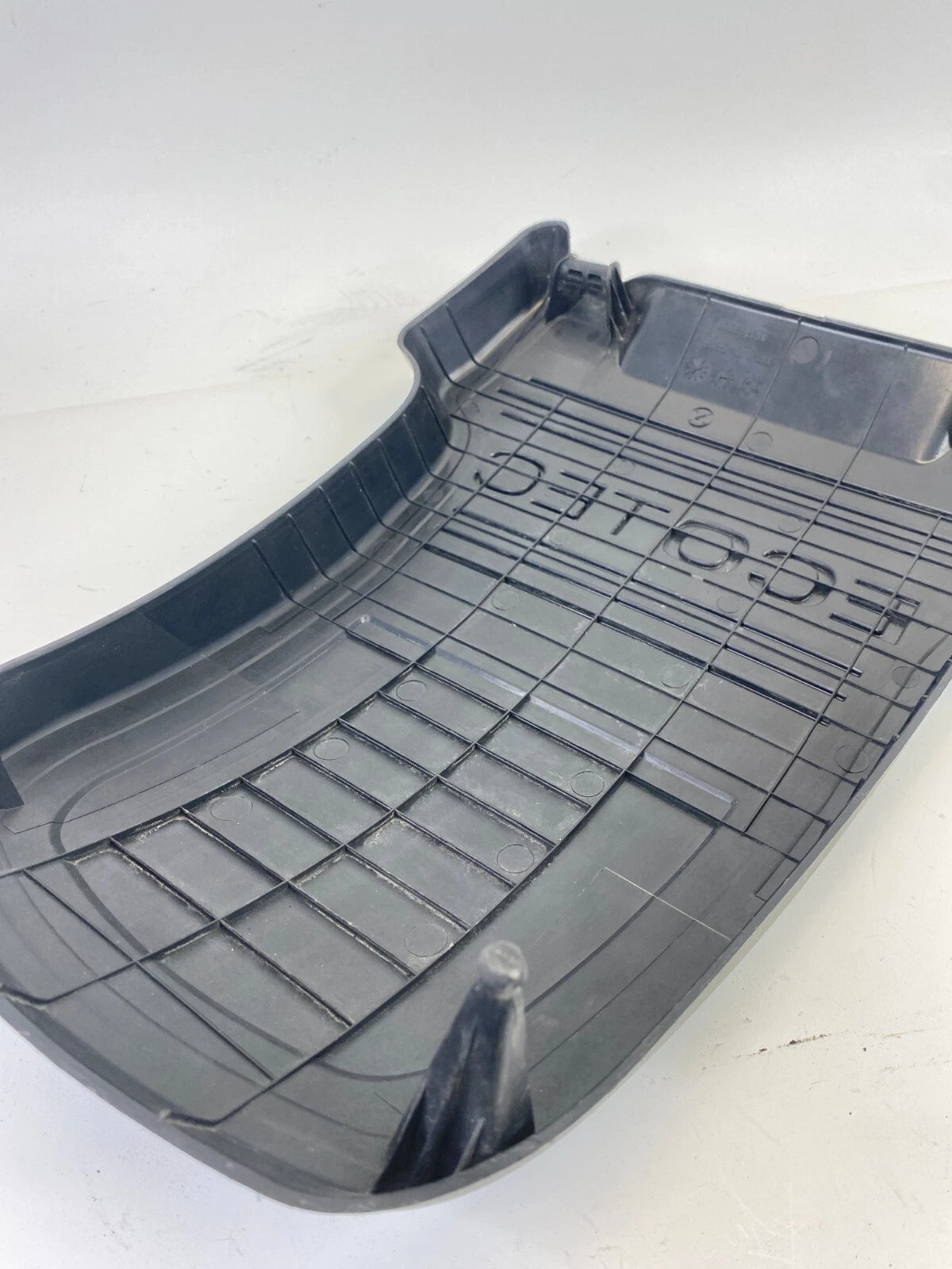 2008-2010 SATURN VUE 2.4L L4 ENGINE APPEARANCE TRIM LID COVER PLATE OEM