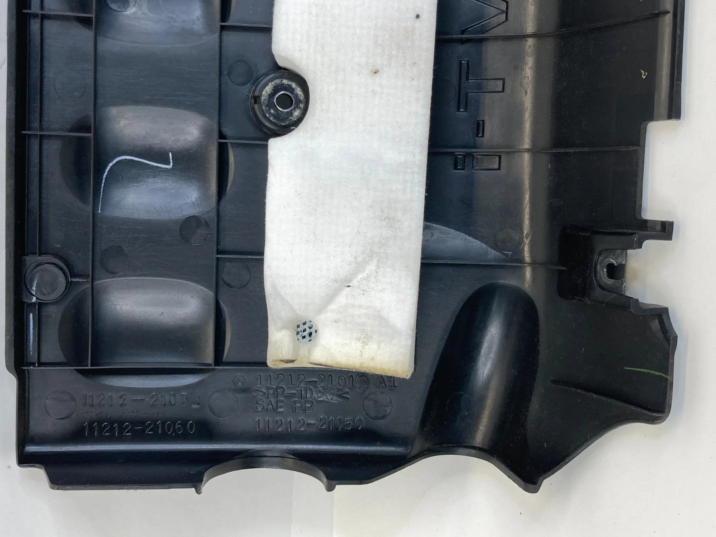 2007-2018 TOYOTA YARIS 1.5L ENGINE VALVE HEAD COVER TRIM 11212-21032 OEM