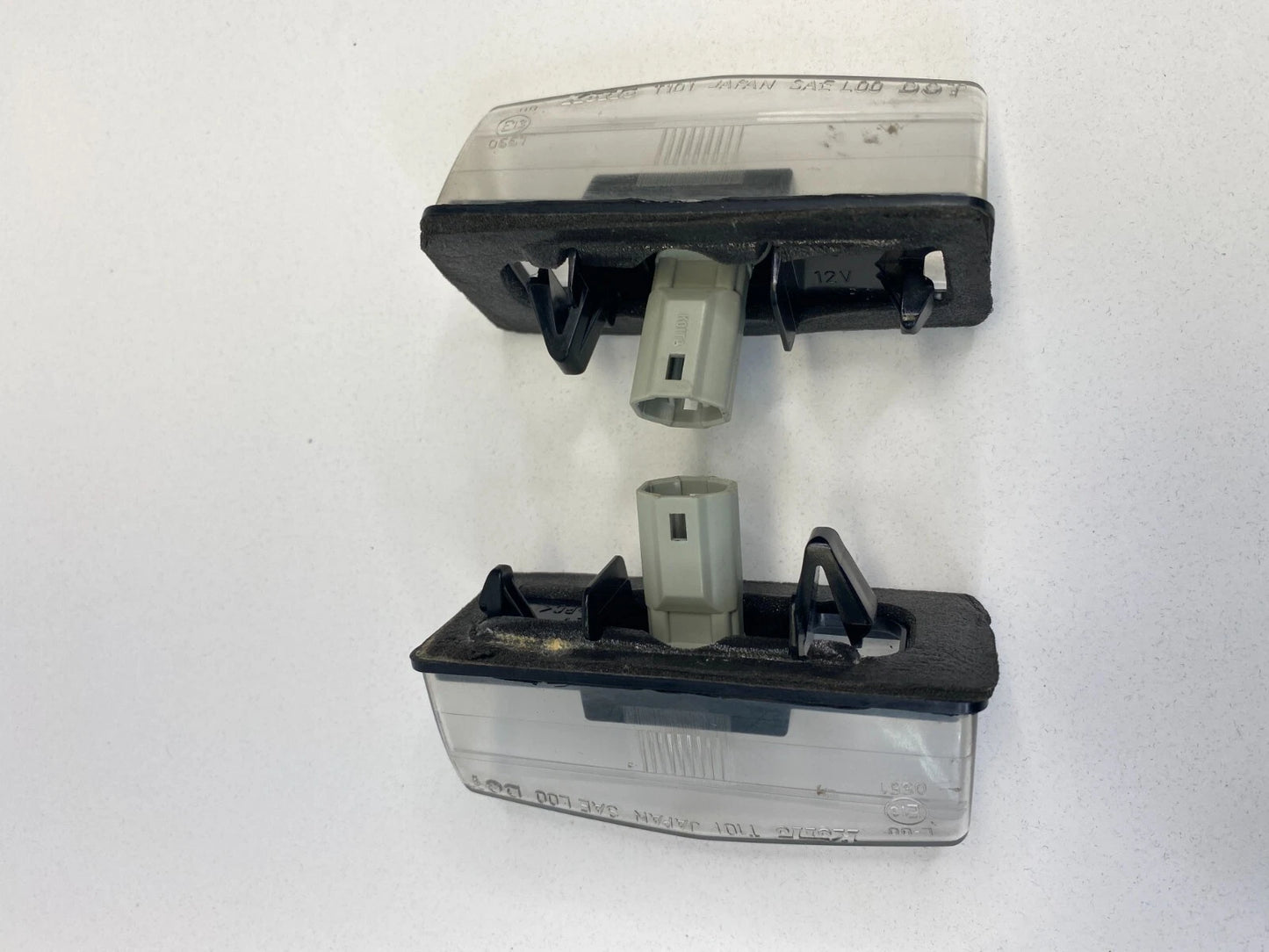 2004-2015 TOYOTA PRIUS REAR TRUNK LICENSE PLATE LIGHT LAMP PAIR SET OEM