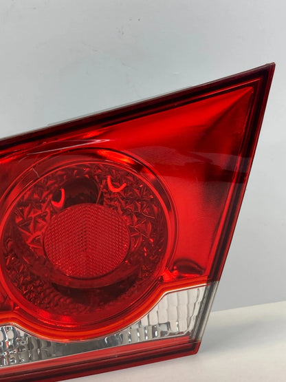 2011-2016 CHEVROLET CRUZE REAR RIGHT INNER TAIL LIGHT TAILLAMP ASSY 3057KLCP OEM