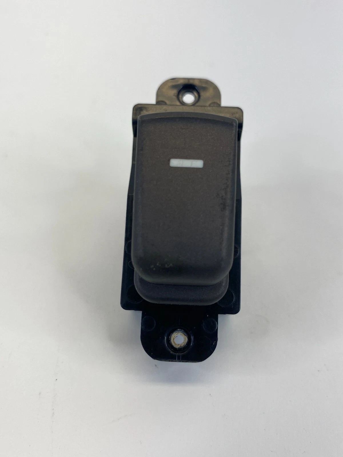 2008-2010 HYUNDAI SONATA REAR RIGHT SIDE DOOR POWER WINDOW CONTROL SWITCH OEM
