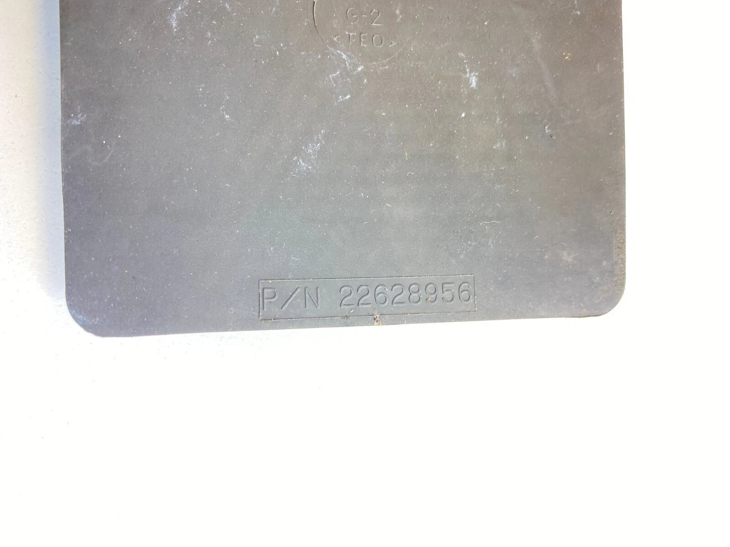 2001-2005 PONTIAC GRAND AM FLOOR CENTER CONSOLE RUBBER MAT INSERT 22628956 OEM