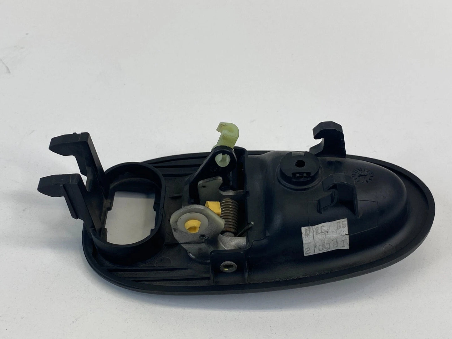 2002-2005 SATURN VUE REAR RIGHT SIDE INNER INTERIOR DOOR HANDLE 22710829 OEM