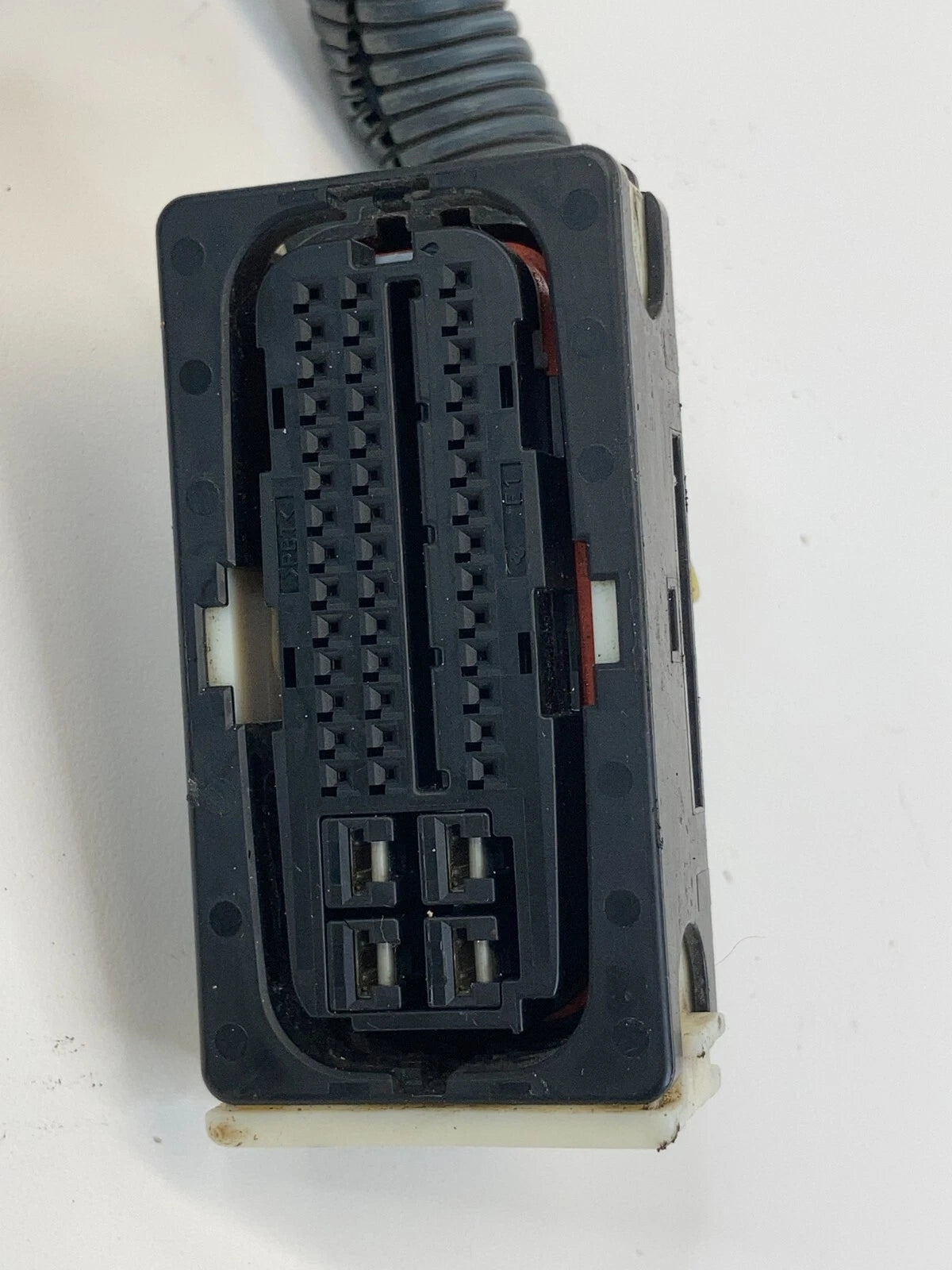 04-06 TOYOTA SIENNA 3.3L FWD ABS ANTI LOCK BRAKE PUMP MODULE PLUG CONNECTOR OEM