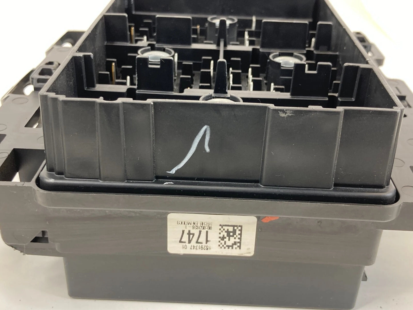 2007 2008 PONTIAC G6 2.4L INTERIOR TRUNK FUSE RELAY BOX COMPARTMENT 15291747 OEM