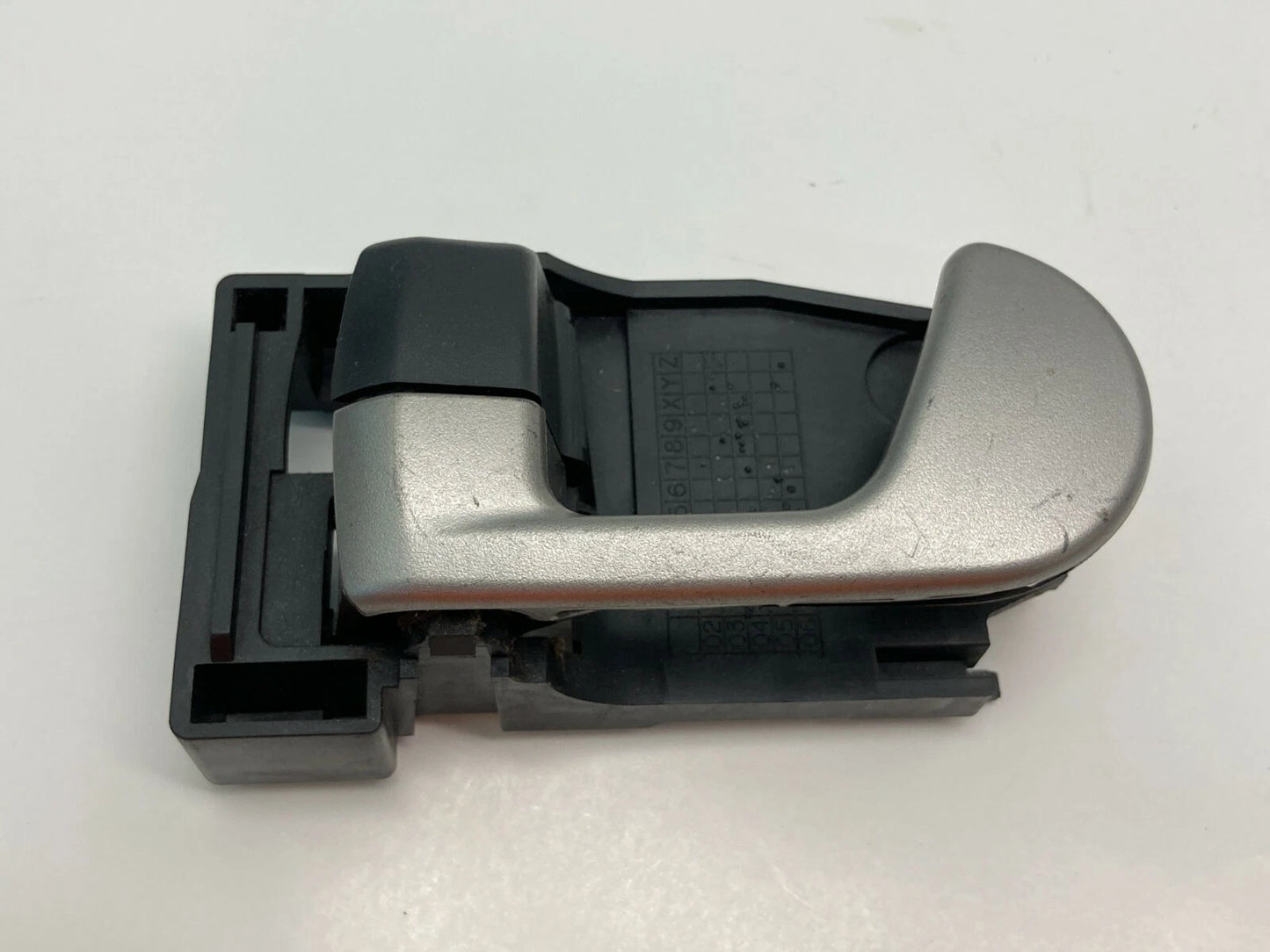 2008-2012 MITSUBISHI GALANT FRONT LEFT DRIVER SIDE INNER DOOR HANDLE MR970139