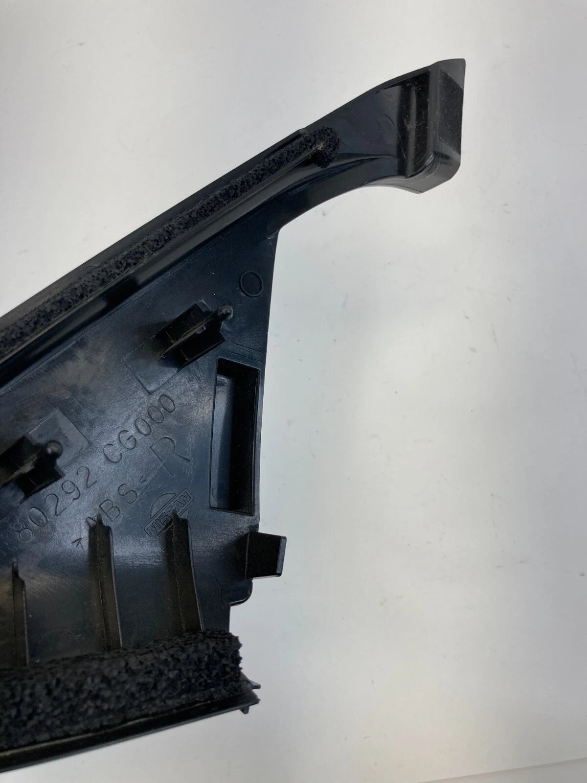 03-08 INFINITI FX35 FRONT RIGHT PASSENGER INTERIOR DOOR CORNER COVER 80292-CG000