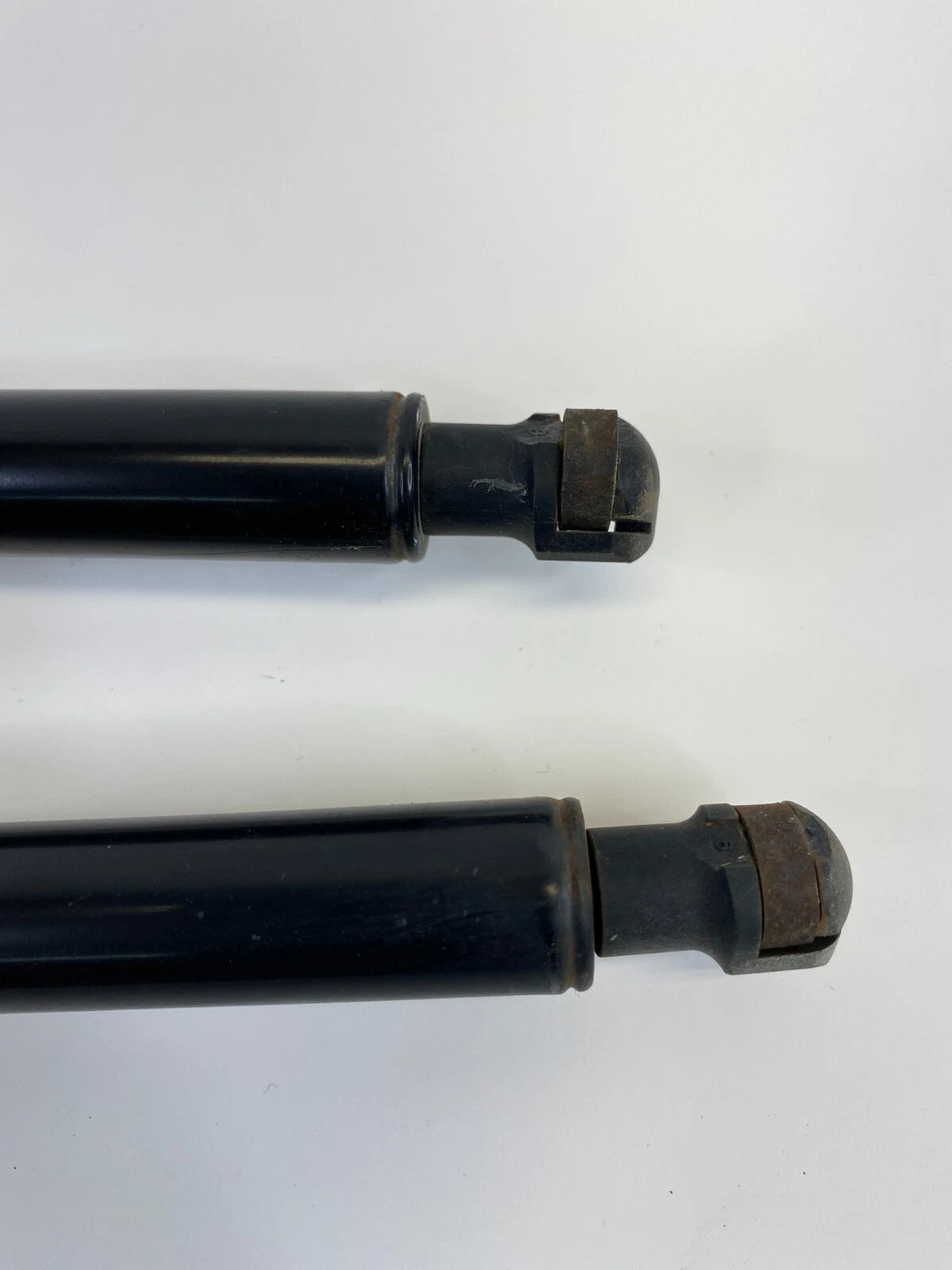 2003-2012 LAND ROVER RANGE ROVER REAR LIFTGATE SUPPORT DAMPER STRUTS OEM FACTORY