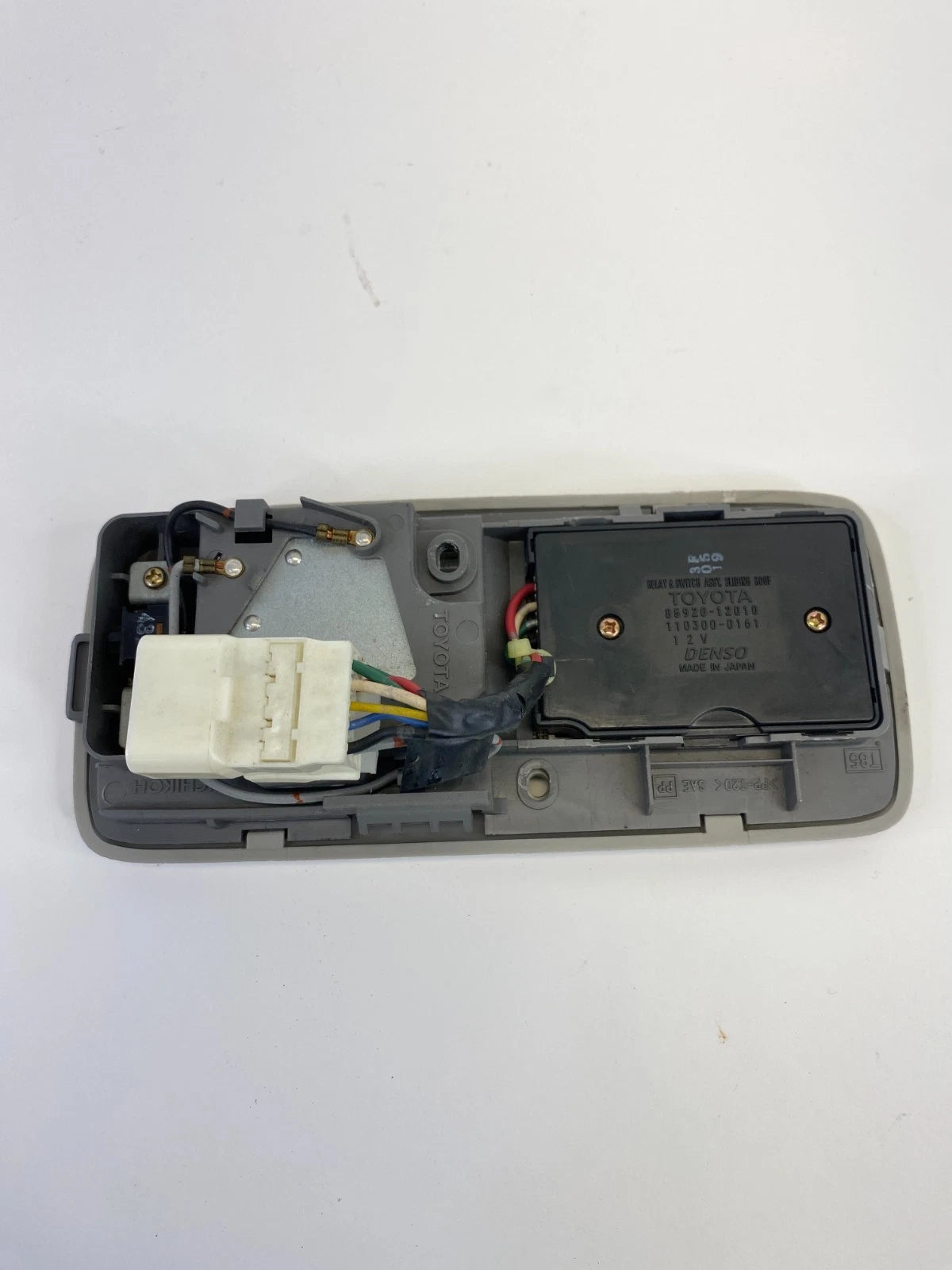 2003-2008 Pontiac Vibe Matrix Roof Overhead Dome Map Light w/ Sunroof Switch