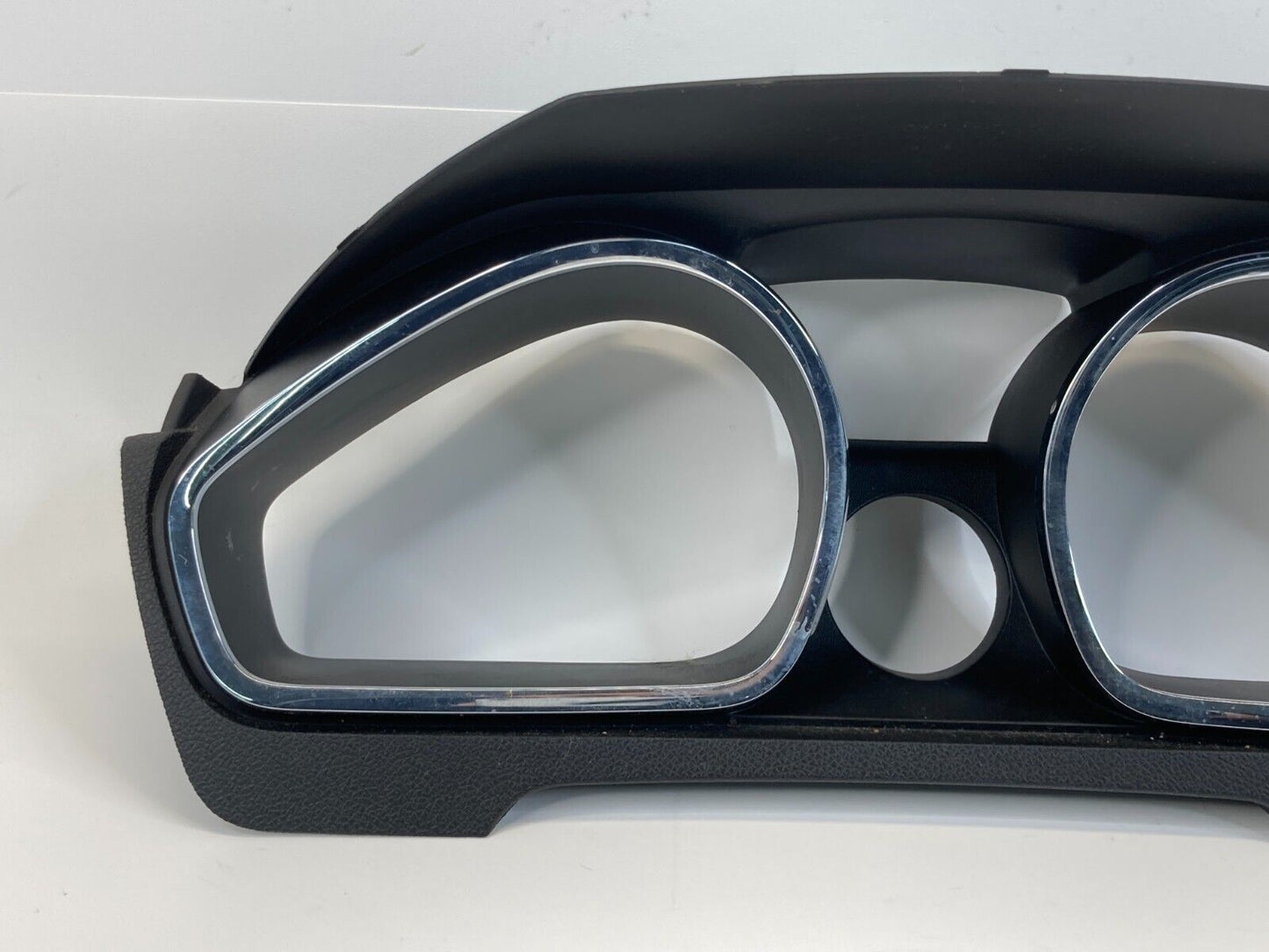 09-12 Chevrolet Traverse Speedometer Cluster Dash Bezel Surround Trim 20836170