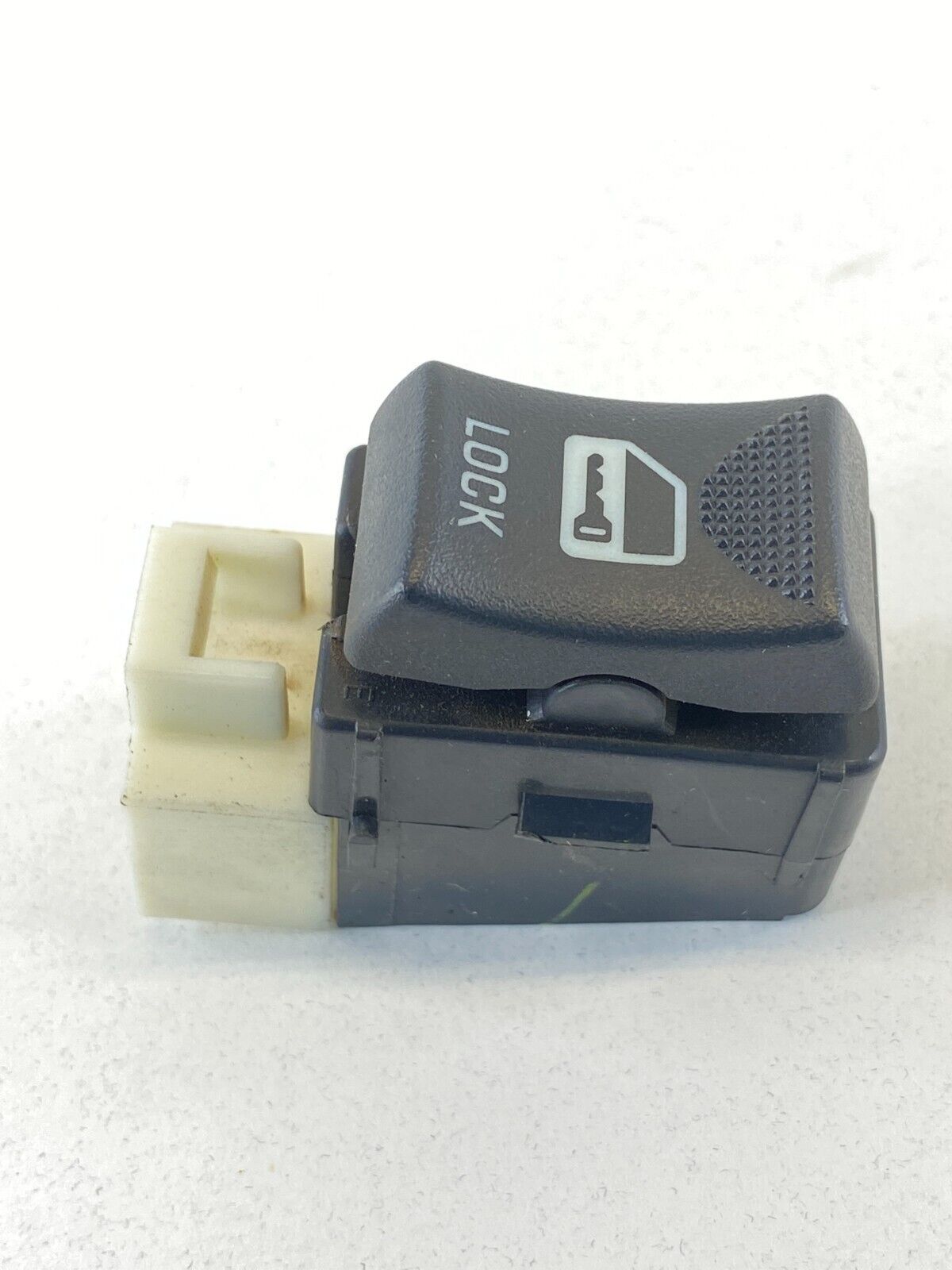 2000-2005 Chevrolet Impala Front Right Side Power Door Lock Button Switch OEM