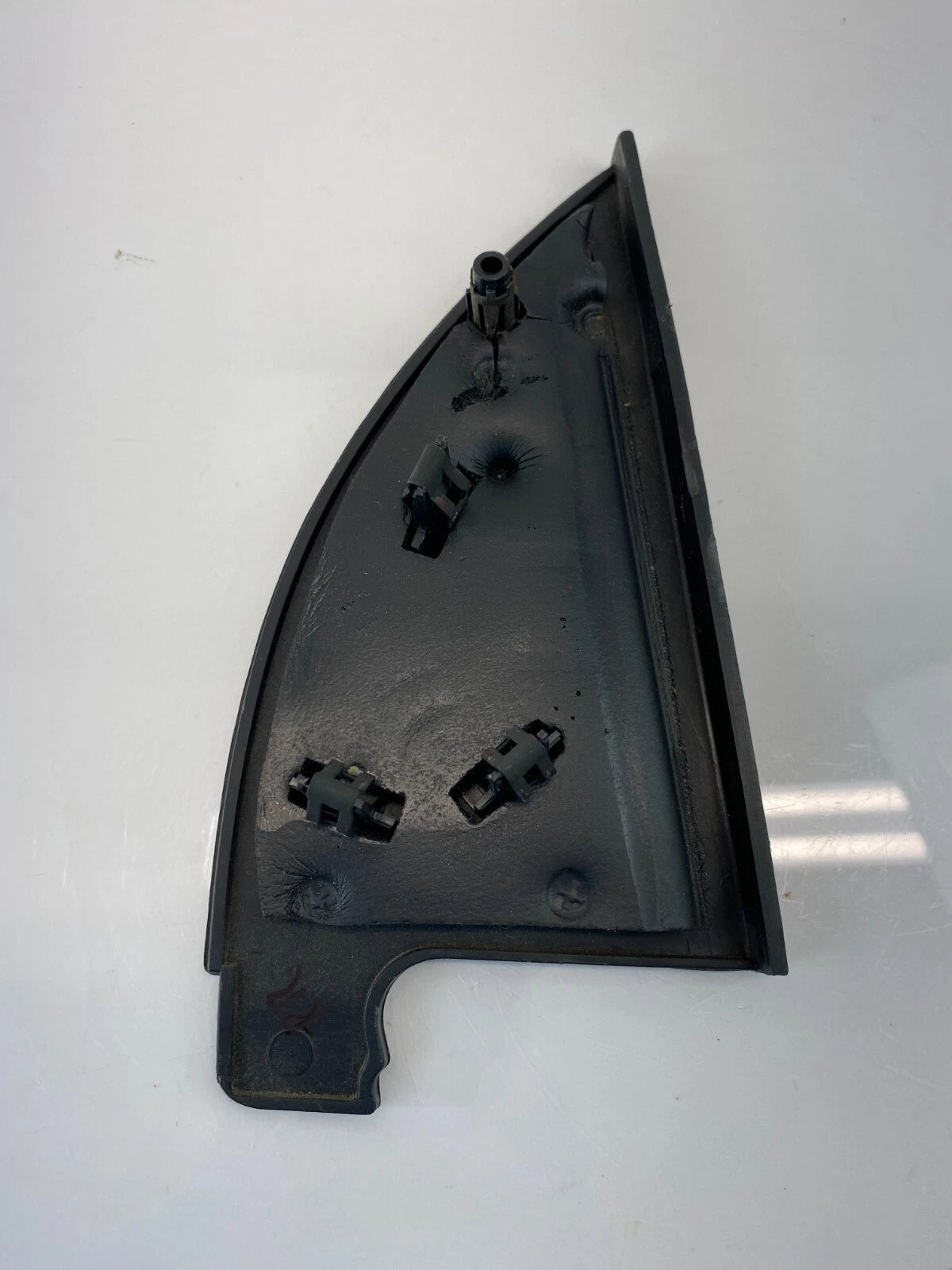 2000-2004 KIA SPECTRA REAR RIGHT DOOR INNER CORNER COVER TRIM PANEL GARNISH