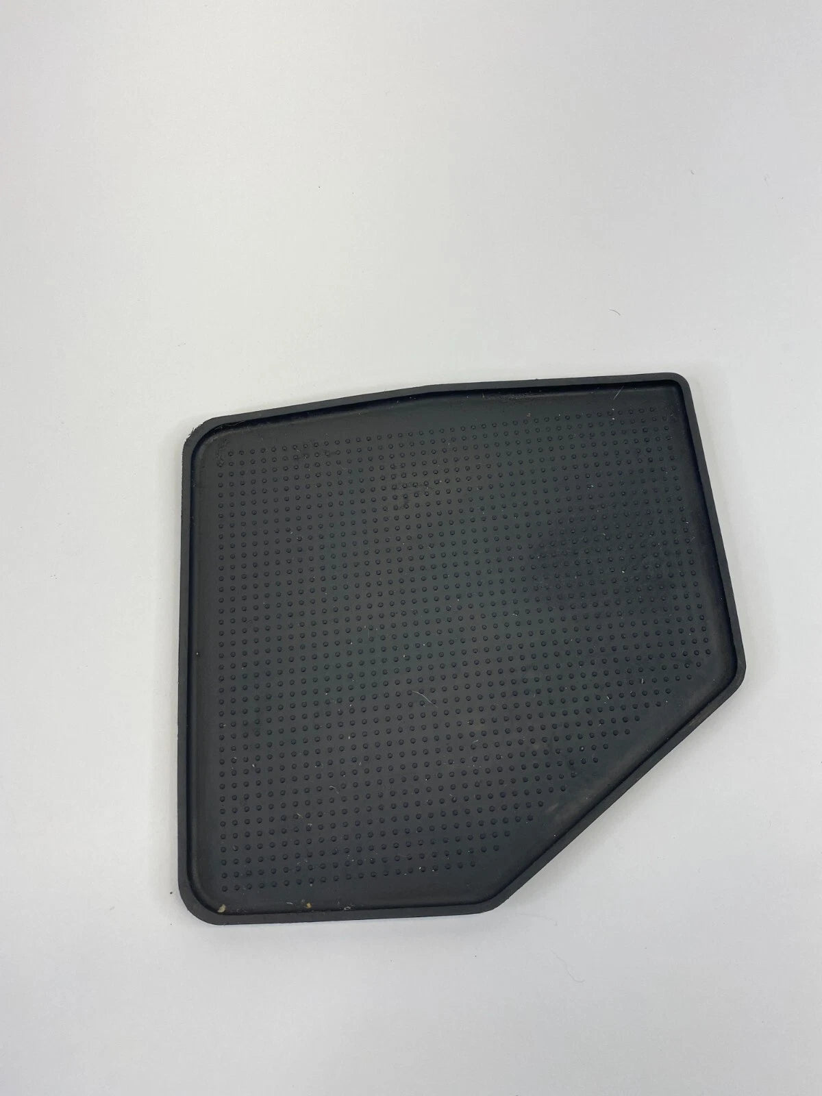 06 07 SATURN VUE INTERIOR INSERT RUBBER MAT CENTER CONSOLE OEM FACTORY MER52687
