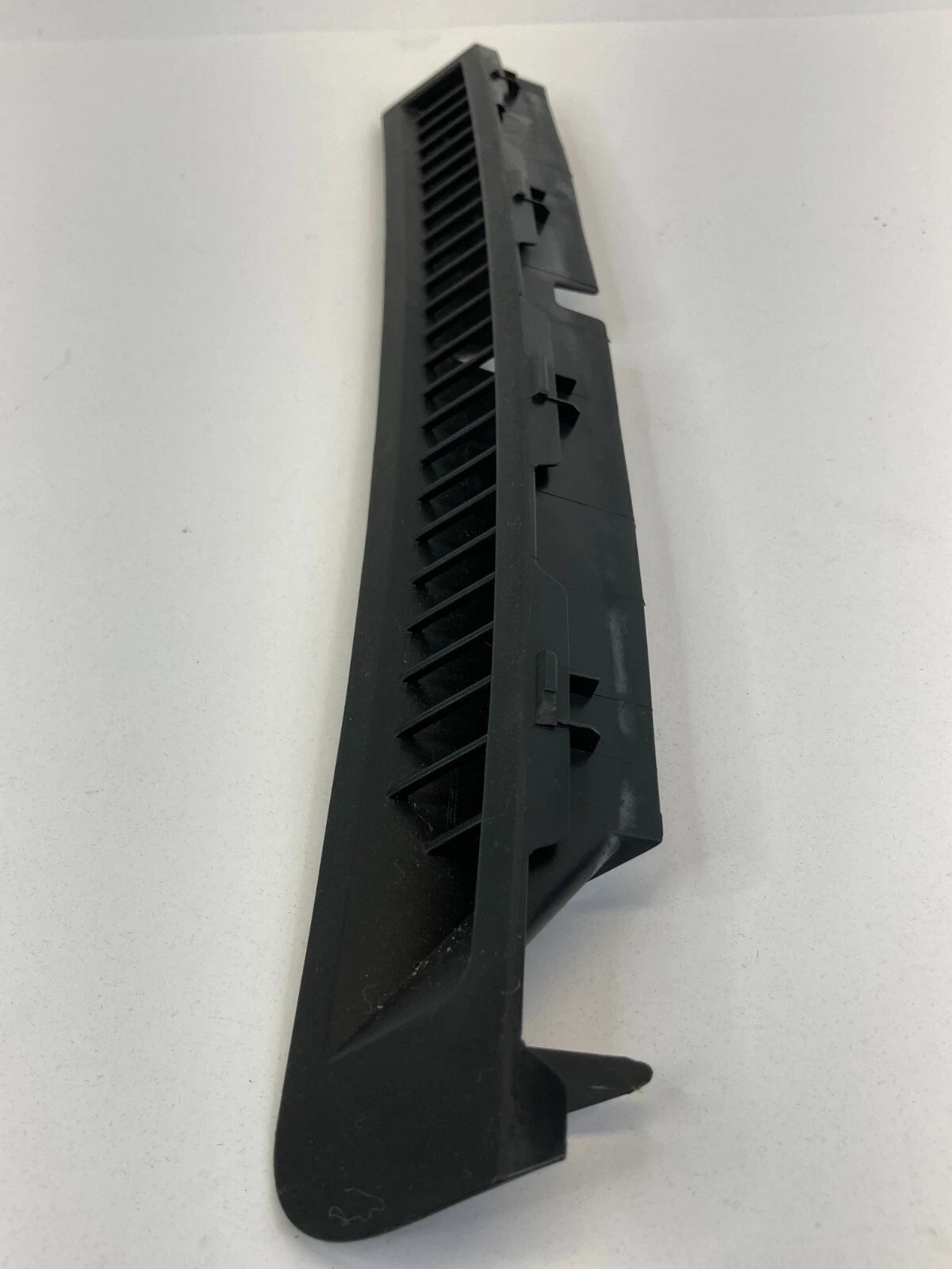 2007-2013 NISSAN ALTIMA DASH WINDSHIELD DEFROSTER RIGHT NOZZLE GRILLE TRIM OEM