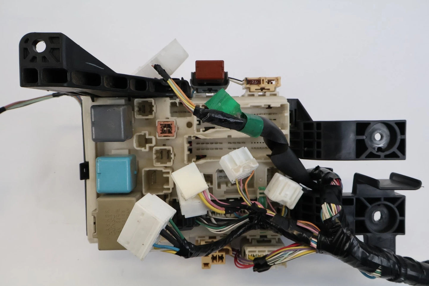 2007-2009 TOYOTA YARIS INTERIOR CABIN FUSE BOX JUNCTION BLOCK OEM 82730-52610
