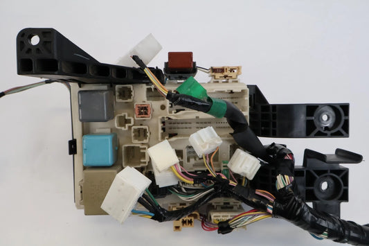 2007-2009 TOYOTA YARIS INTERIOR CABIN FUSE BOX JUNCTION BLOCK OEM 82730-52610