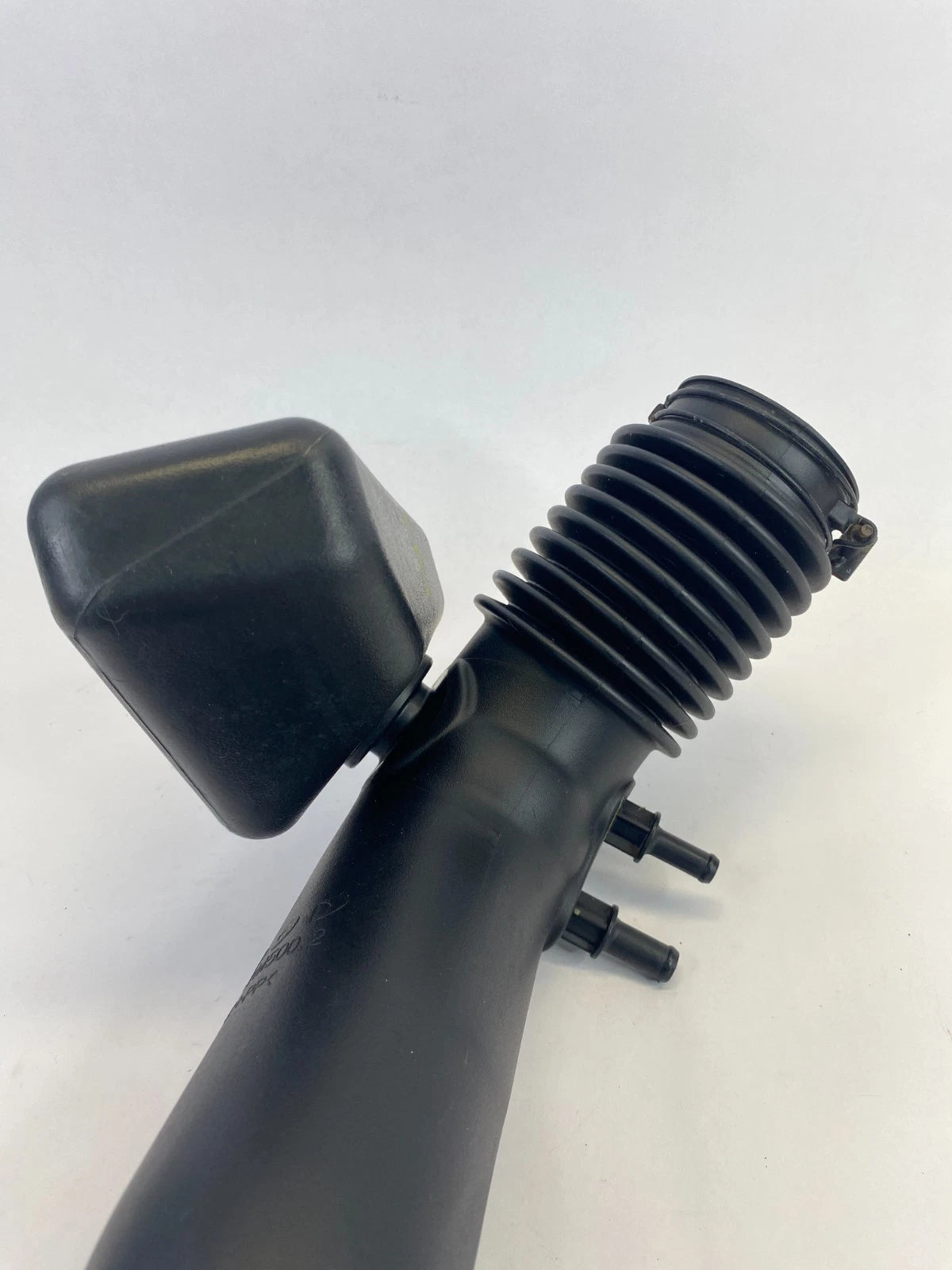 2010-2013 KIA FORTE 2.0L AIR CLEANER INTAKE HOSE TUBE DUCT OEM 28192-1M400
