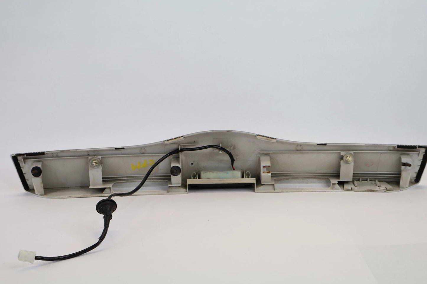 05-09 TOYOTA PRIUS REAR TRUNK LID MOLDING HANDLE GARNISH W EMBLEM OEM 7680147050
