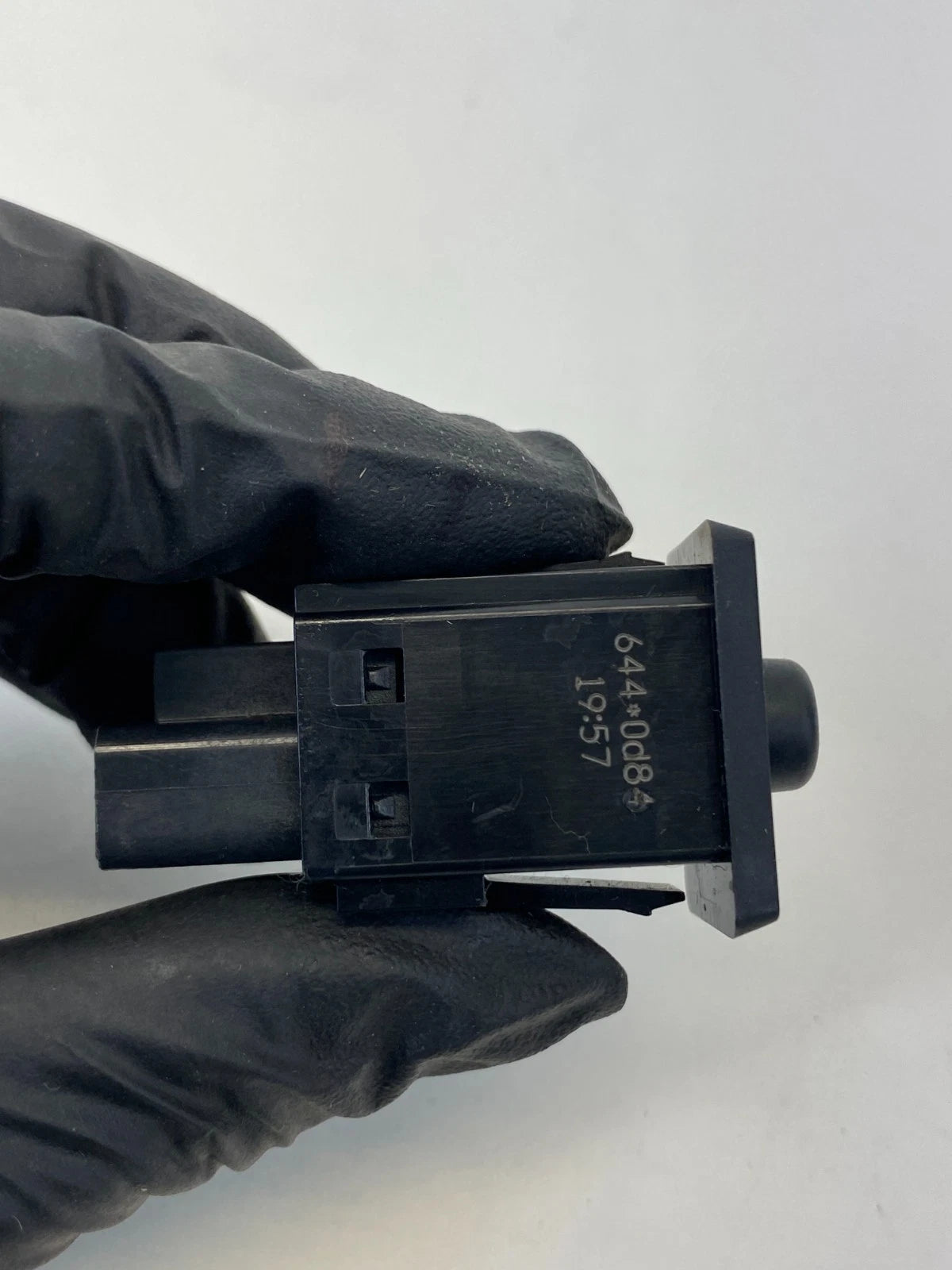 05-18 TOYOTA TACOMA 04-20 SIENNA SET TIRE PRESSURE RESET BUTTON SWITCH 15A644