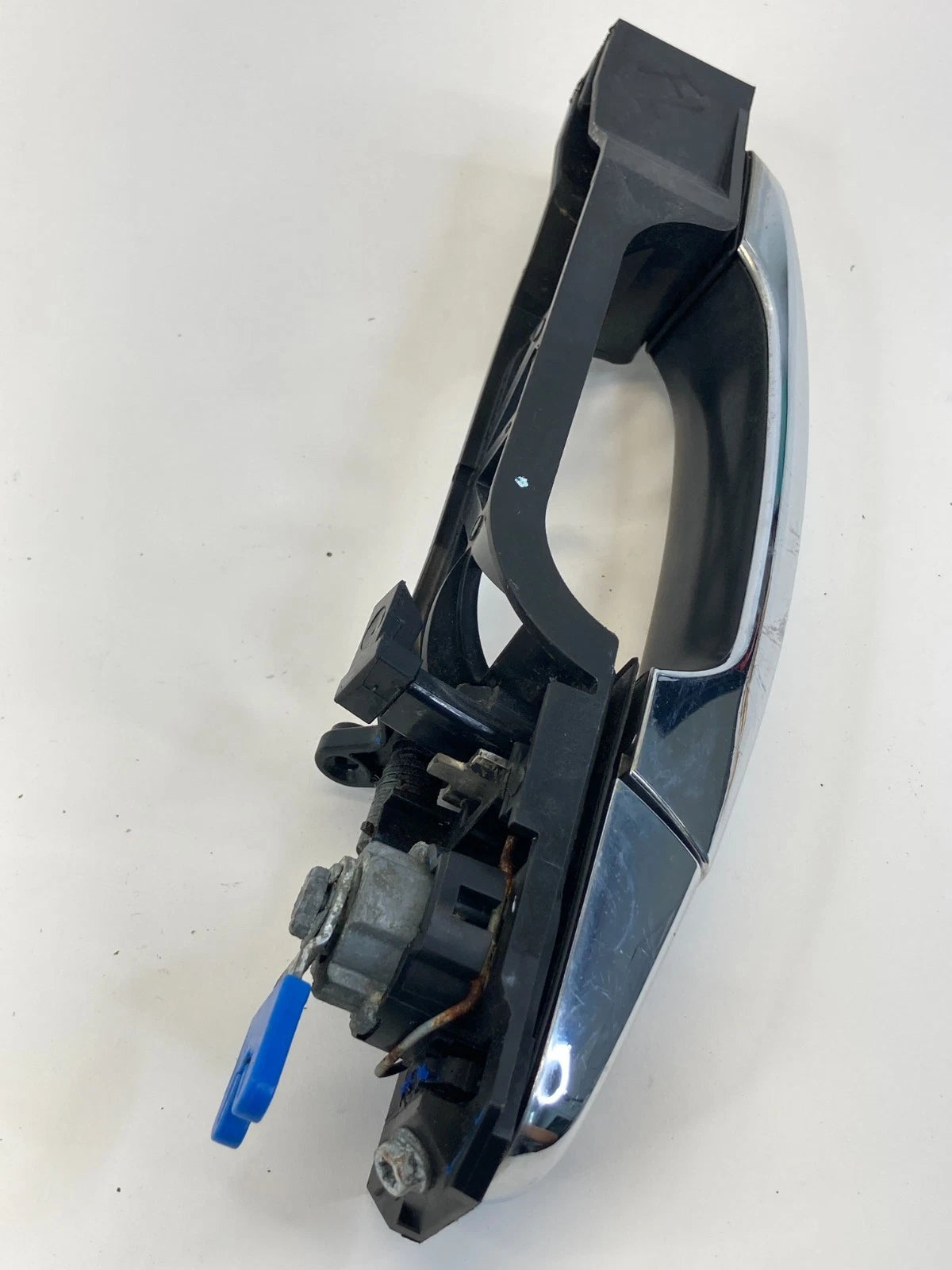 2010-2017 CHEVROLET EQUINOX FRONT LEFT SIDE EXTERIOR DOOR HANDLE ASSY 15786205