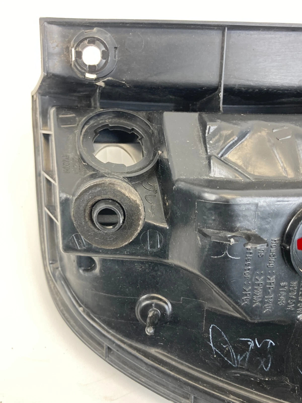 2000-2003 LEXUS RX300 REAR LEFT SIDE QUARTER PANEL MOUNTED TAILLIGHT LAMP OEM