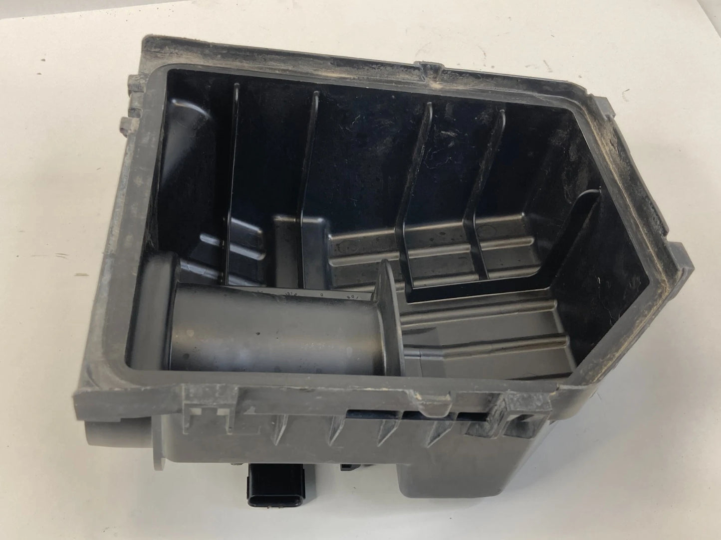 2006-2007 Honda Civic Air Intake Cleaner Upper w/Mass Air Flow Sensor AFH70M-41C