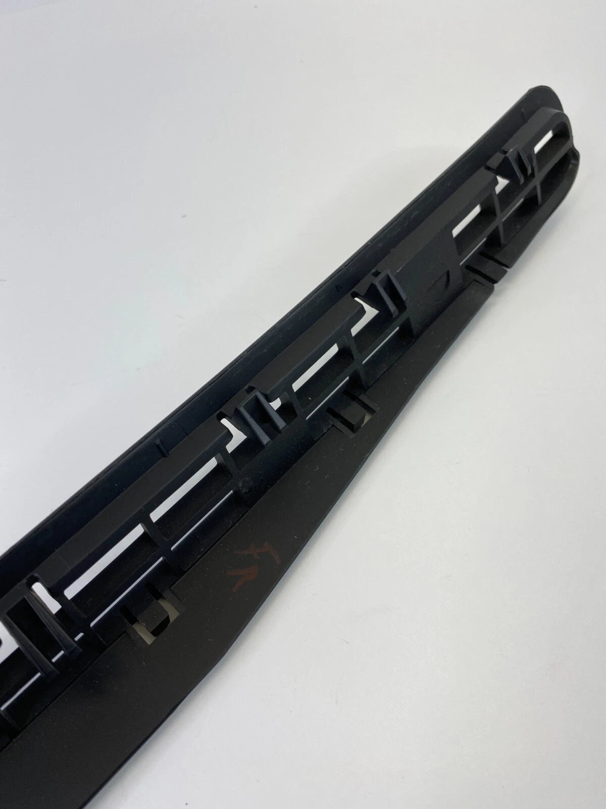 2002-2007 SATURN VUE DASH RIGHT SIDE AIR VENT DEFROST GRILLE 22712732 OEM