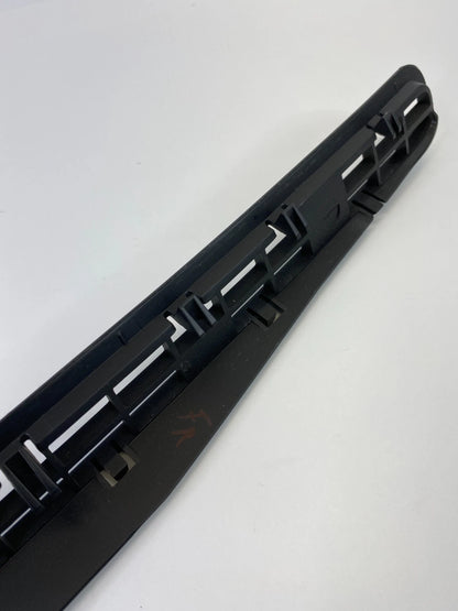 2002-2007 SATURN VUE DASH RIGHT SIDE AIR VENT DEFROST GRILLE 22712732 OEM