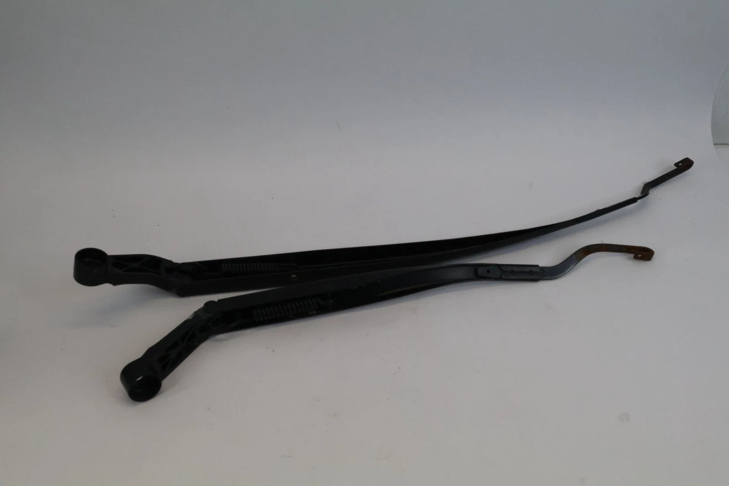 2007-2012 TOYOTA YARIS SEDAN FR RIGHT & LEFT WINDSHIELD WIPER ARMS PAIR SET OEM