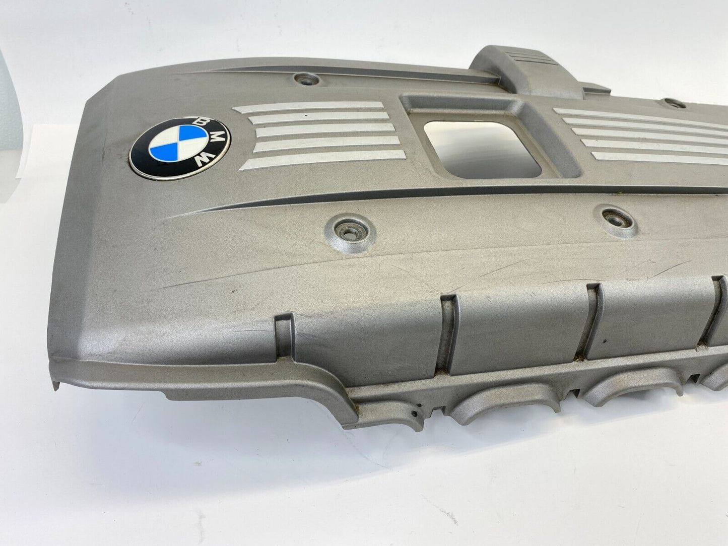 2006 2007 BMW 530i 530xi Upper Engine Appearance Coil Cover 11127531324 OEM