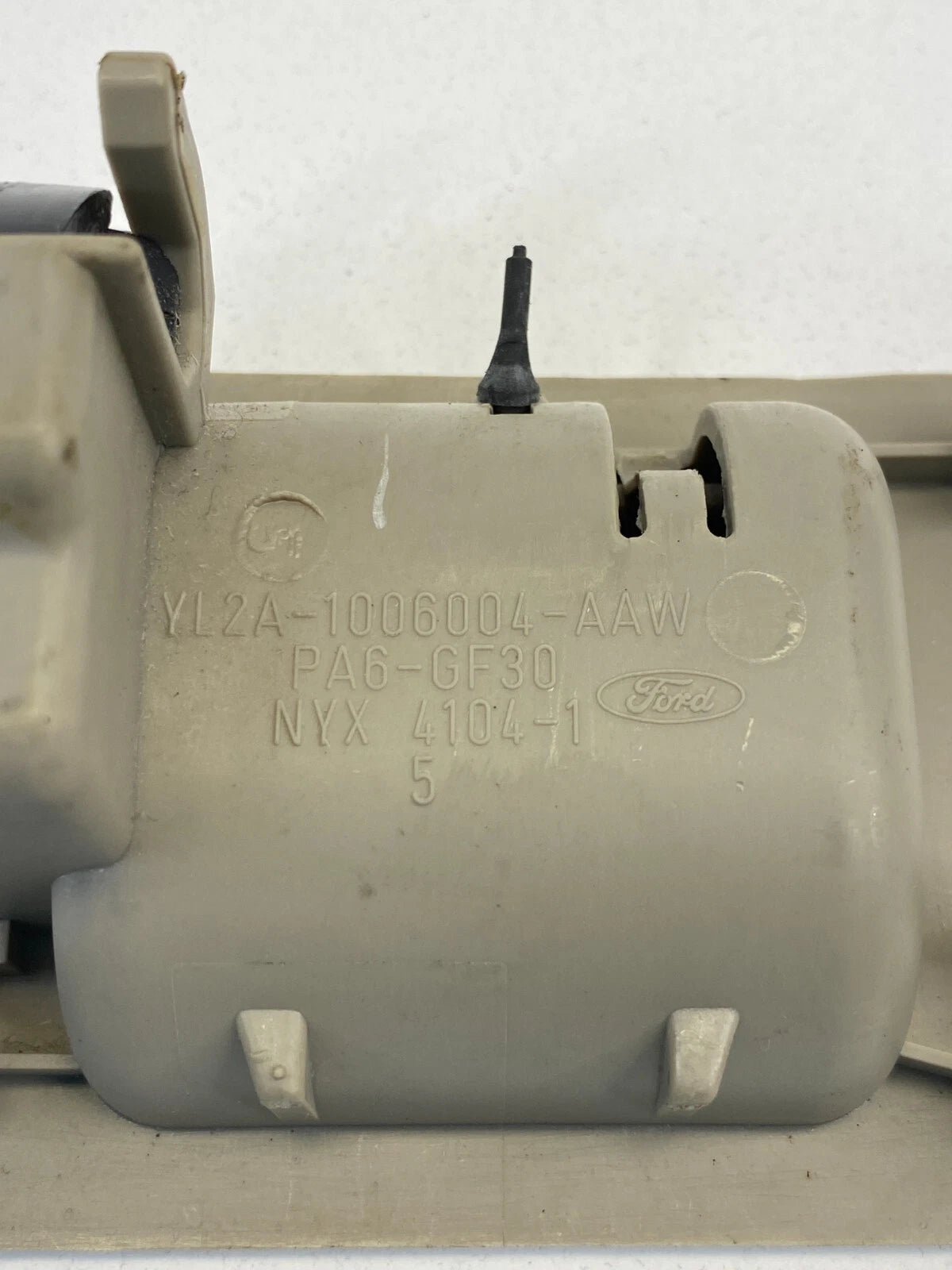 08-11 MERCURY MARINER 08 -12 FORD ESCAPE GLOVE BOX LATCH DOOR LOCK HANDLE OEM