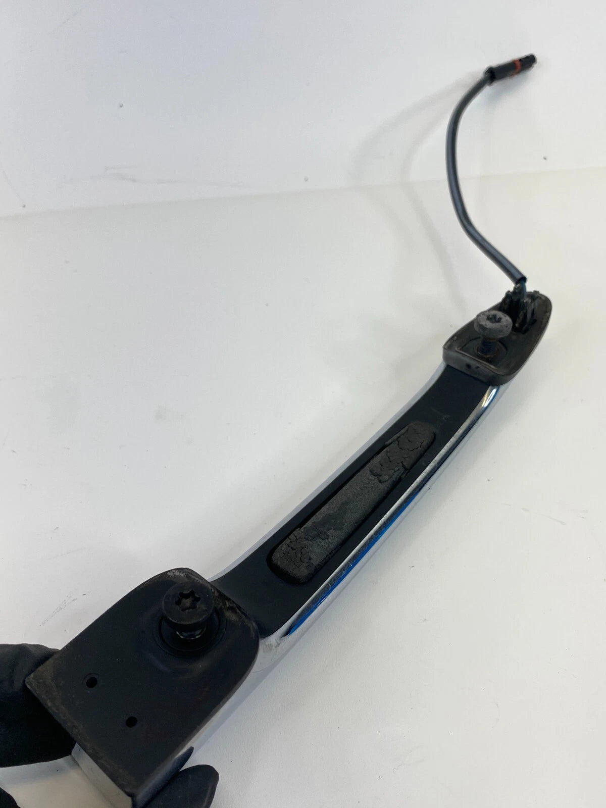 2008-2014 MINI COOPER CLUBMAN REAR LEFT EXTERIOR DOOR HANDLE CHROME ASSY OEM