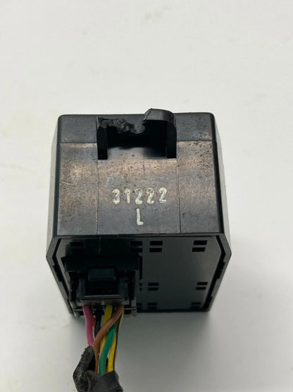 2002-2005 KIA SEDONA FRONT LEFT DOOR POWER MIRROR CONTROL SWITCH 621W04210 OEM