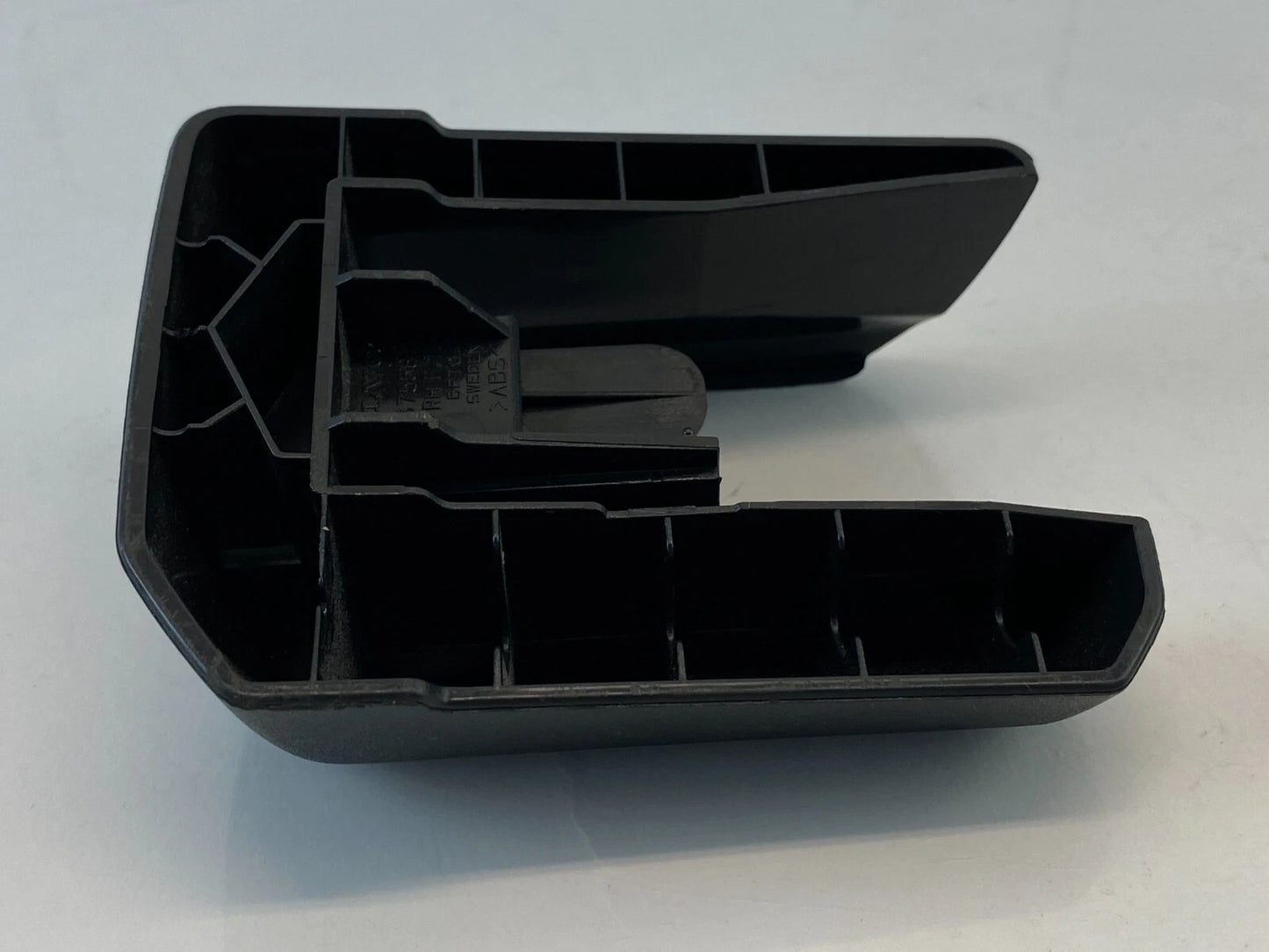 2005 2006 2007 2008 2009 VOLVO S60 FRONT RIGHT SEAT RAIL COVER TRIM 30675581 OEM