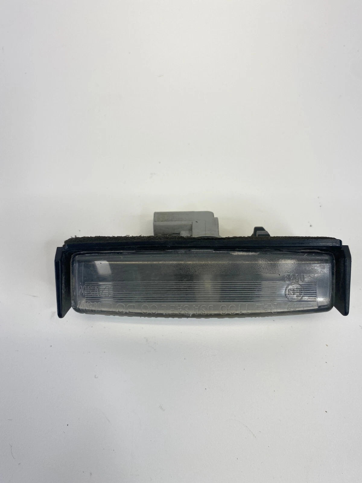 2002-2011 TOYOTA CAMRY TRINK LID LICENSE PLATE LIGHT LAMP ASSEMBLY OEM E13-0553