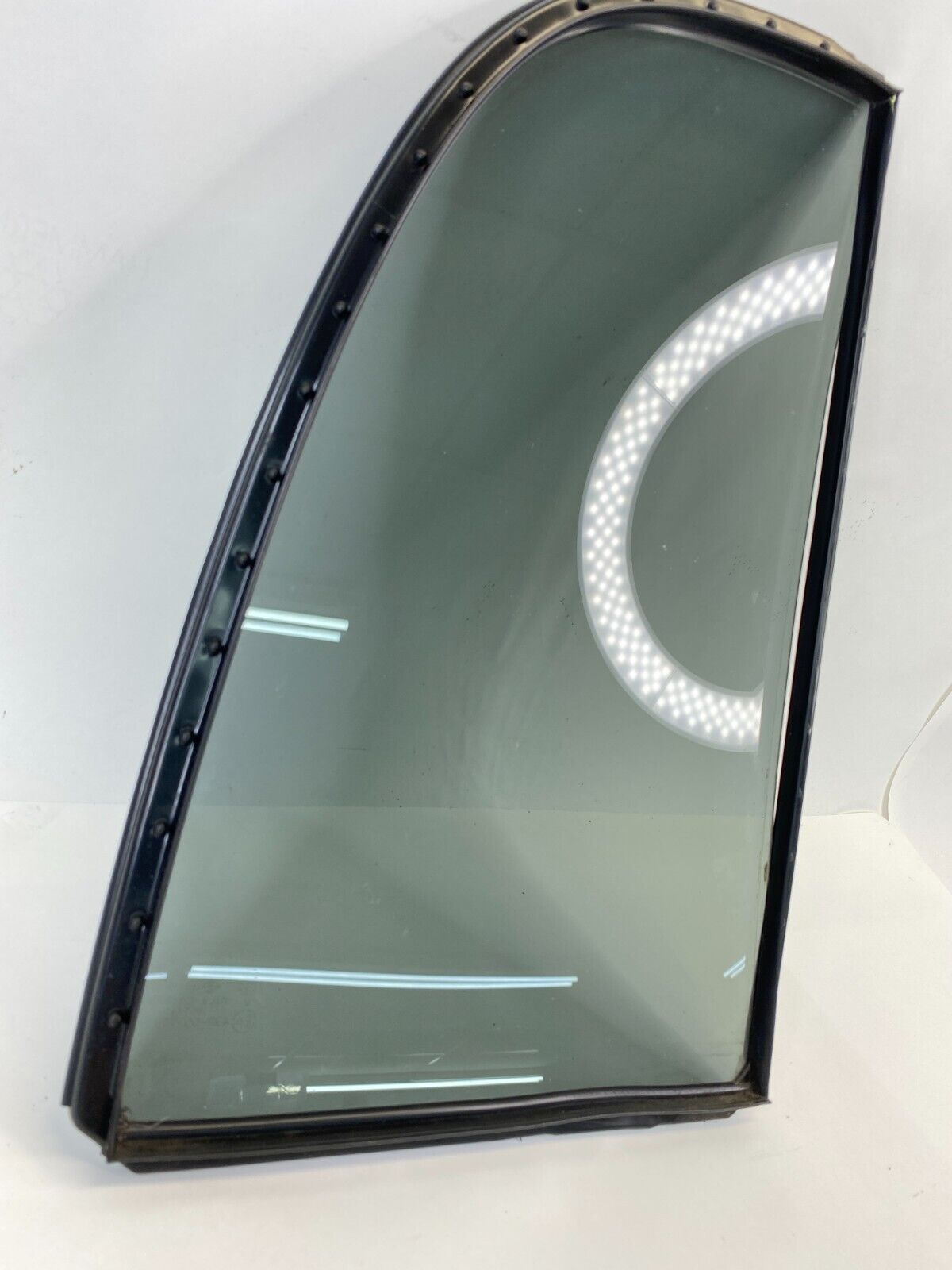 99-05 Suzuki Grand Vitara Rear Left Door Fixed Quarter Window Glass 84675-65D